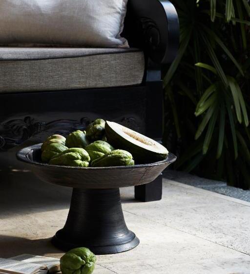 هتل The Villas Of Byron