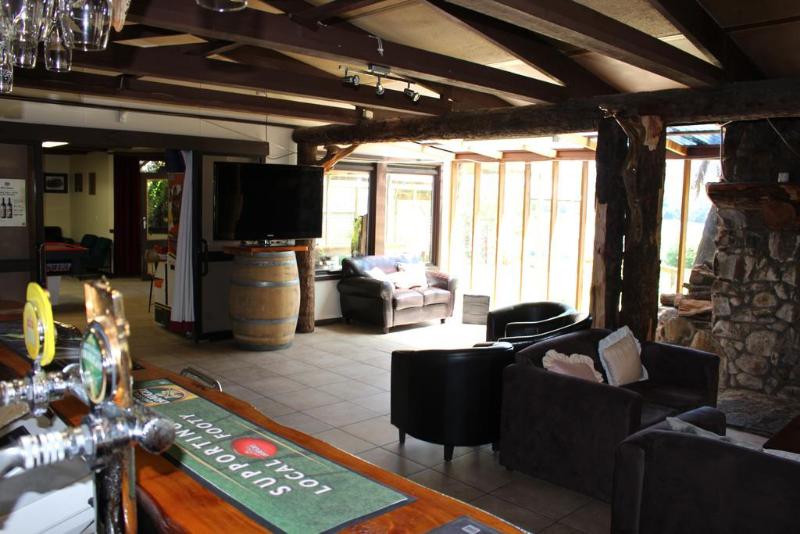 בית מלון כפרי Tullah Lakeside Lodge