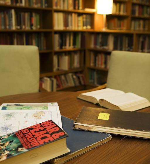 هتل Anu  University House