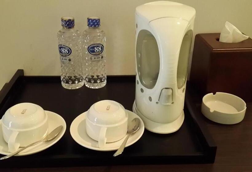 Fotos del hotel V Hotel Tebet, Jakarta:  6