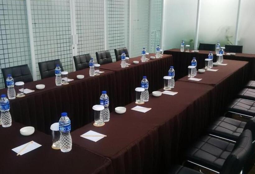 Fotos del hotel V Hotel Tebet, Jakarta:  25