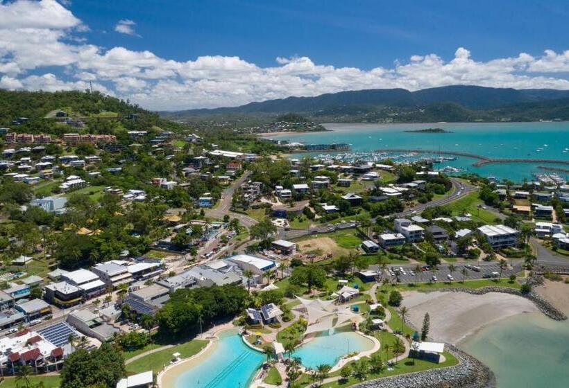 هتل Waterview Airlie Beach