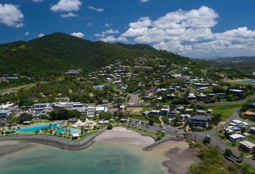 هتل Waterview Airlie Beach