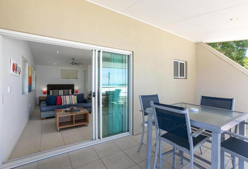 هتل Waterview Airlie Beach