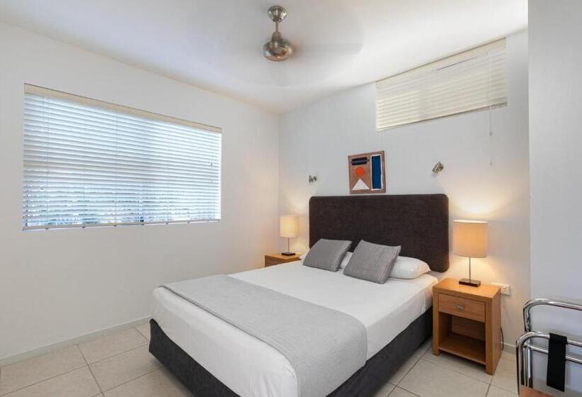 هتل Waterview Airlie Beach