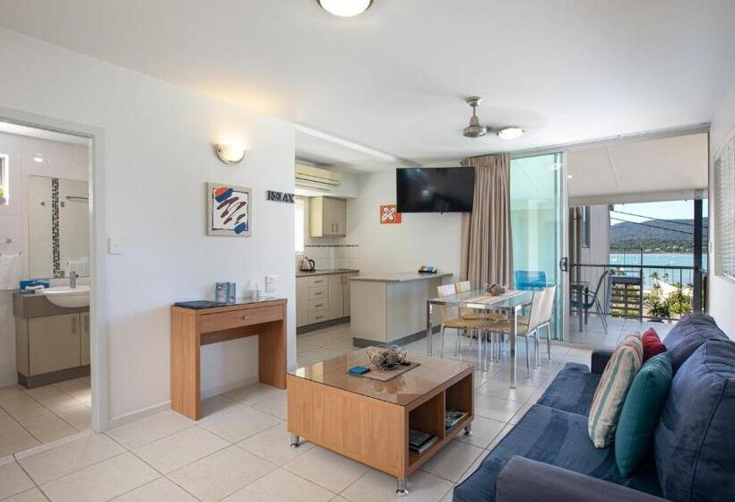 هتل Waterview Airlie Beach