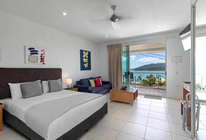 هتل Waterview Airlie Beach