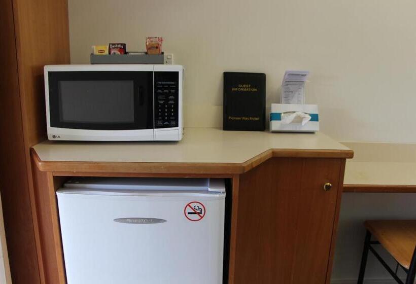 The Pioneer Way Motel