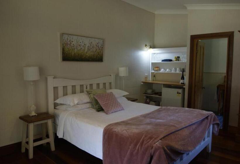 The Carriages Boutique Hotel and Vineyard