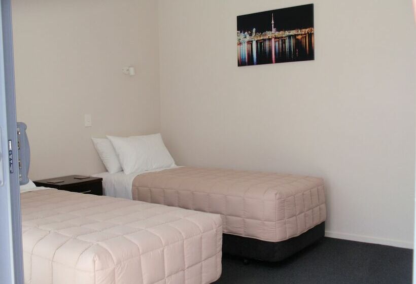 319 Addington Motel