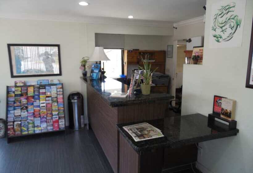 Hi Way Host Motel