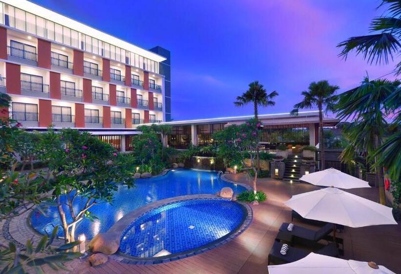 فندق Aston Bojonegoro City