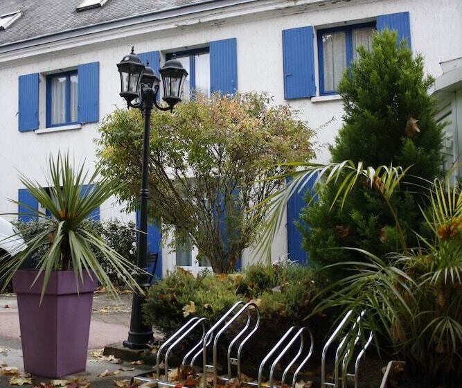 هتل Castel Fleuri