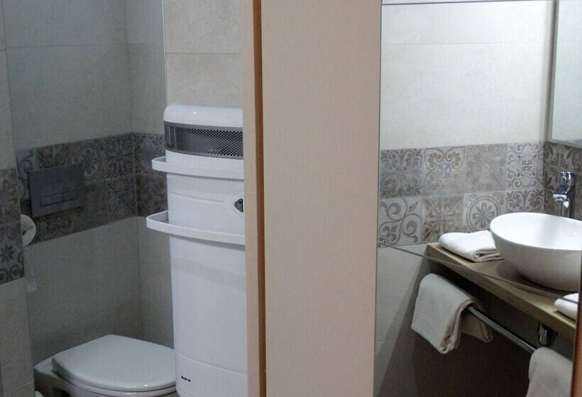 هتل Castel Fleuri