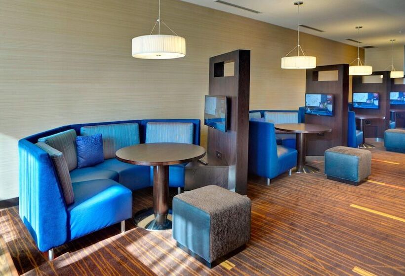 בית מלון כפרי Courtyard By Marriott Muncie At Horizon Convention Center