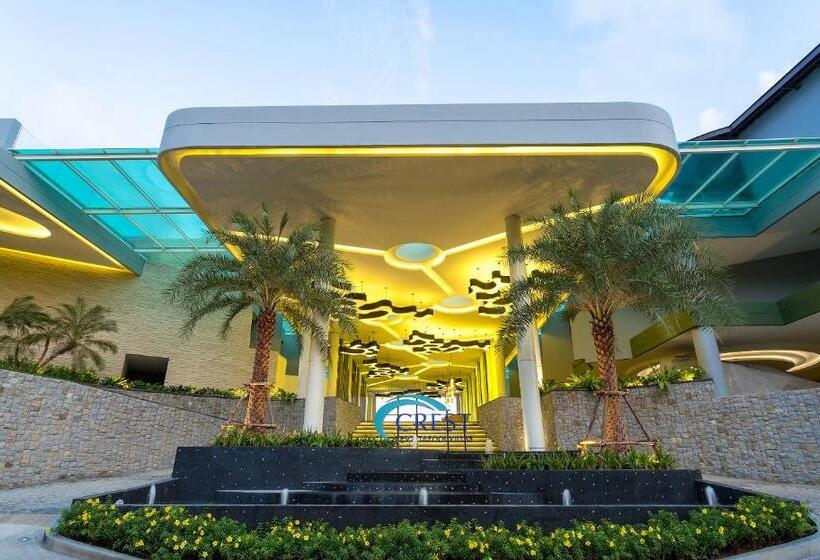هتل Crest Resort & Pool Villas   Sha Extra Plus