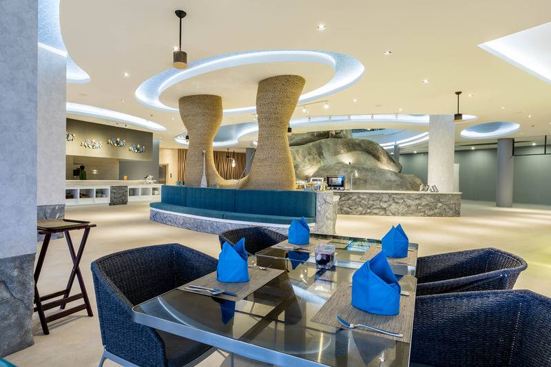 هتل Crest Resort & Pool Villas   Sha Extra Plus