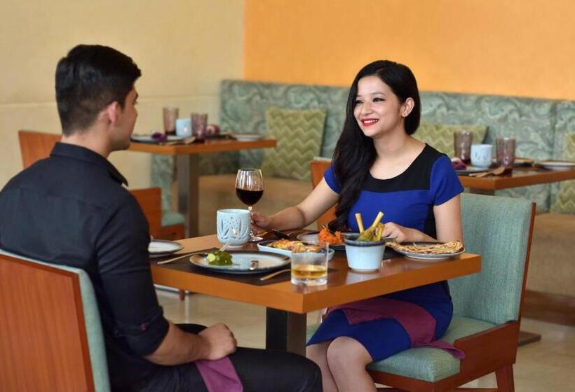 Fotos del hotel Fairfield By Marriott Bengaluru Outer Ring Road:  2