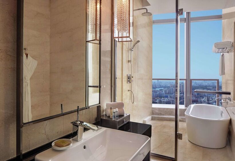 هتل Hilton Haikou