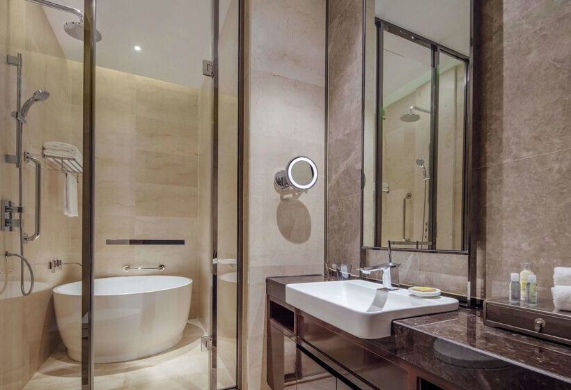 هتل Hilton Haikou