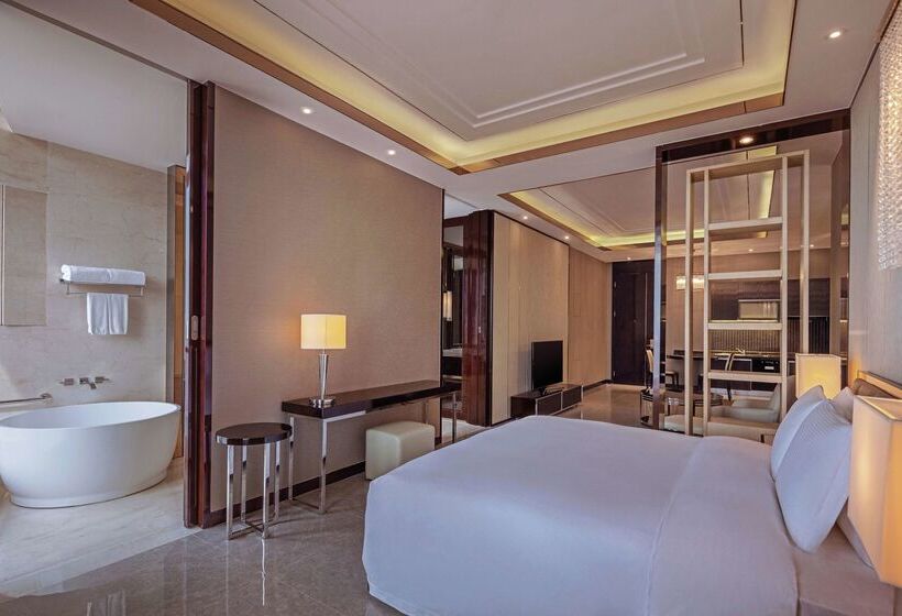 هتل Hilton Haikou