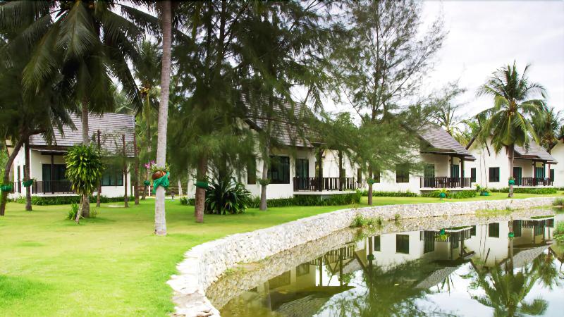 هتل Khaolak Blue Lagoon Resort  Sha Extra Plus