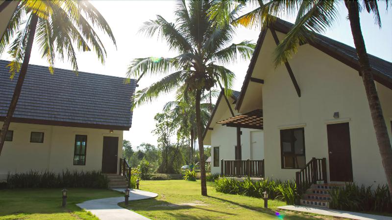هتل Khaolak Blue Lagoon Resort  Sha Extra Plus