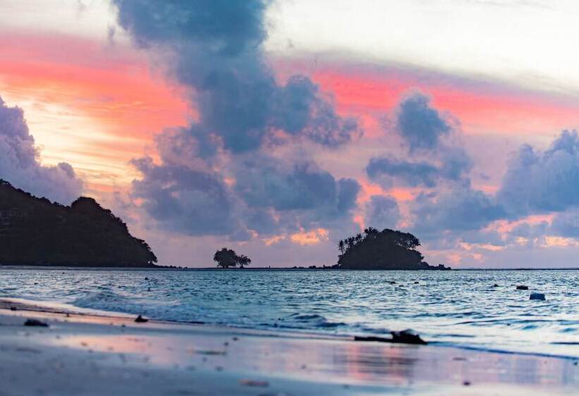 هتل Naiyang Discovery Beach Resort Sha