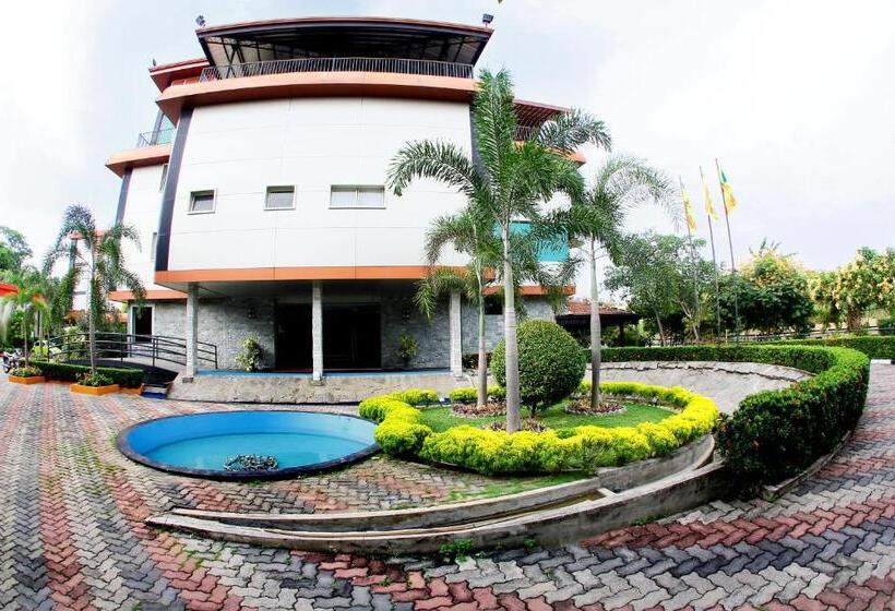 בית מלון כפרי Opulent River Face