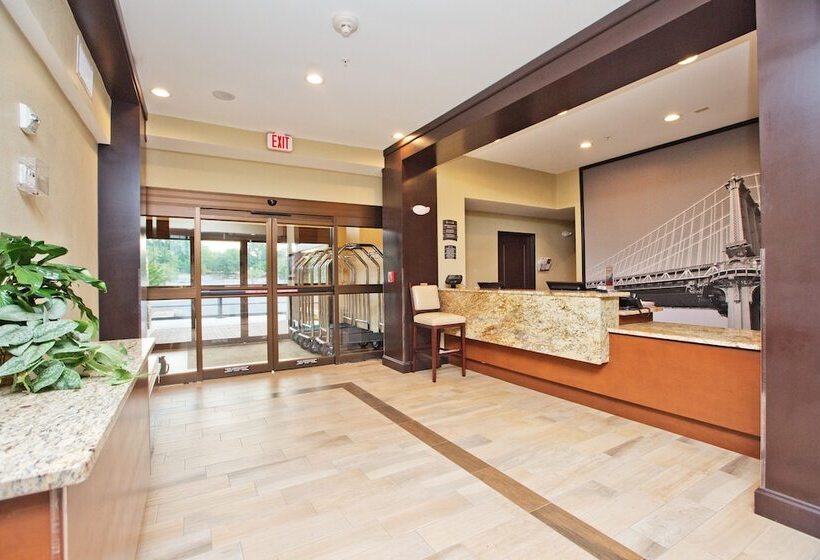 Отель Staybridge Suites Austin South Interstate Hwy 35, An Ihg