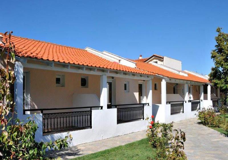 هتل Sunrise Beach