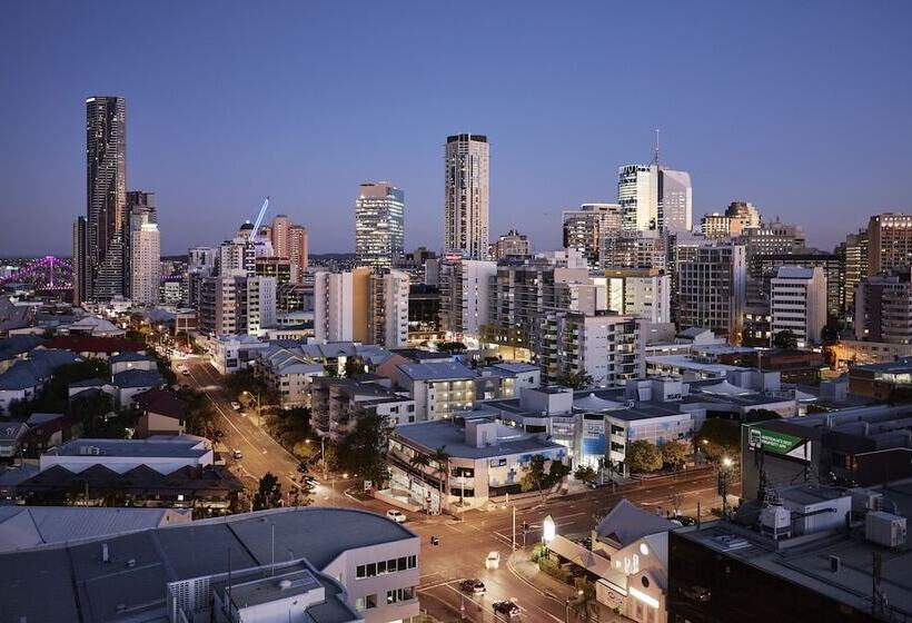 هتل The Johnson Brisbane   Art Series