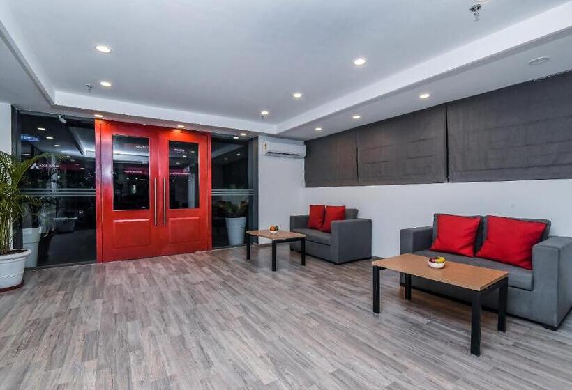 Fotos del hotel Oyo Premium C Scheme Ahinsa Circle:  11