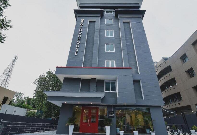 هتل Townhouse C Scheme Ahinsa Circle