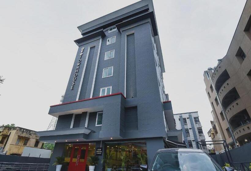 Fotos del hotel Oyo Premium C Scheme Ahinsa Circle:  26