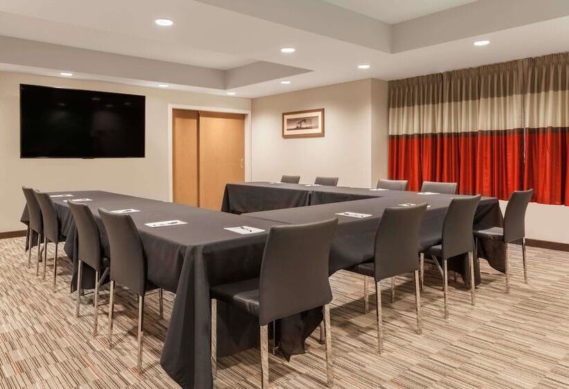 Microtel Inn & Suites By Wyndham Bonnyville