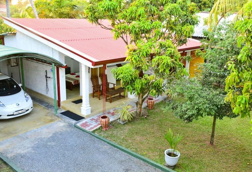 پانسیون Negombo Village