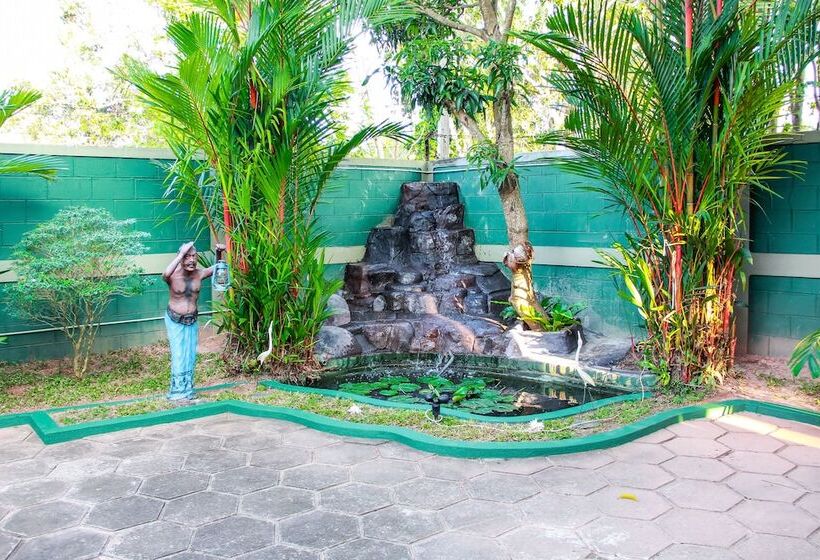 پانسیون Negombo Village