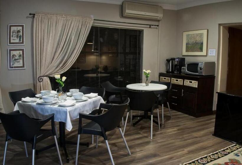 Pensionat Restawhile Guest House Pretoria