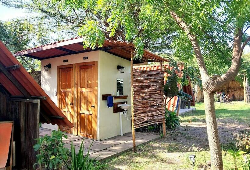 Cabanas Rusticas   Hostel