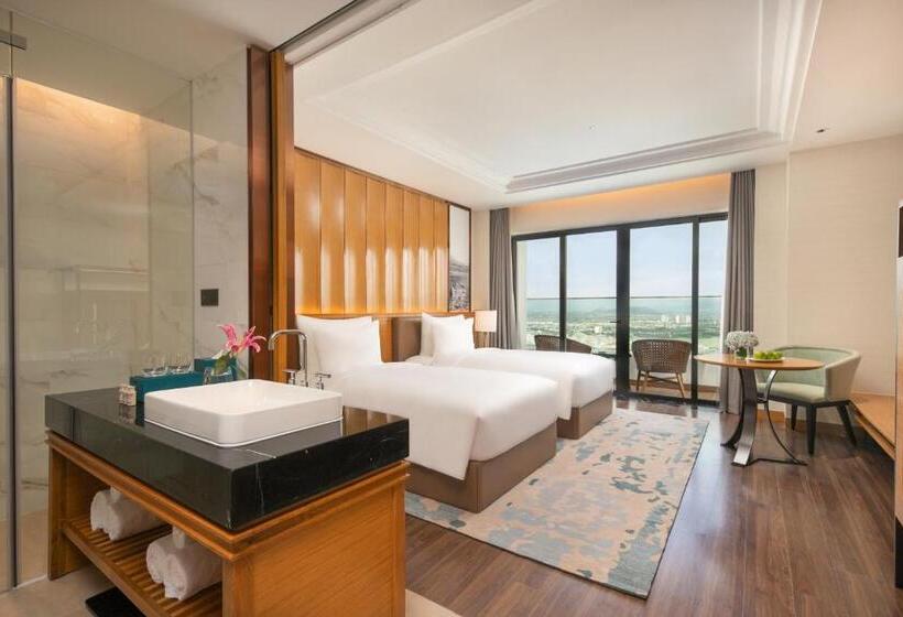 Grand Hyams Hotel   Quy Nhon Beach