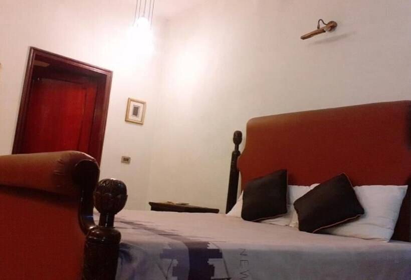 هتل Gulberg Lodges Cavalry Lahore