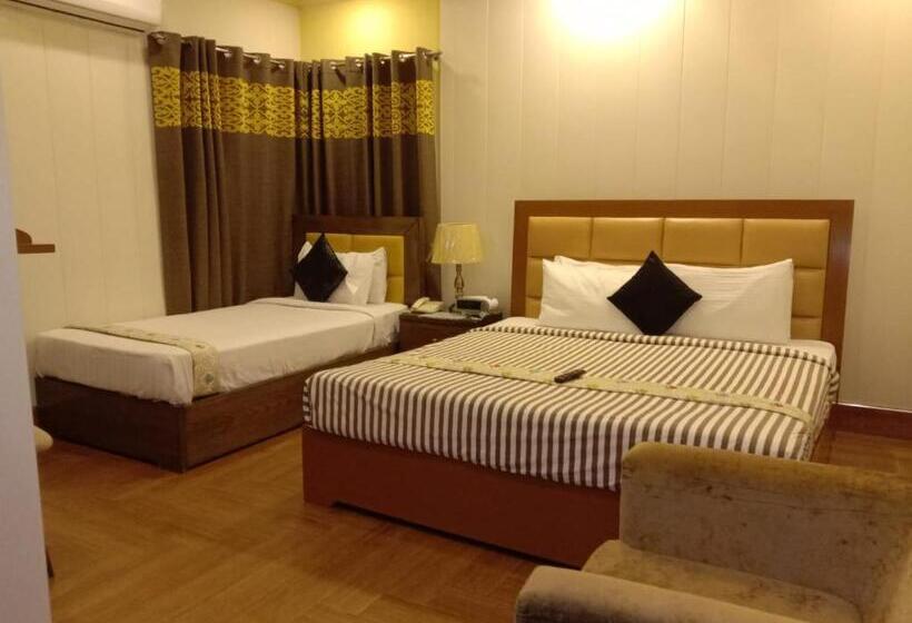 هتل Gulberg Lodges Cavalry Lahore
