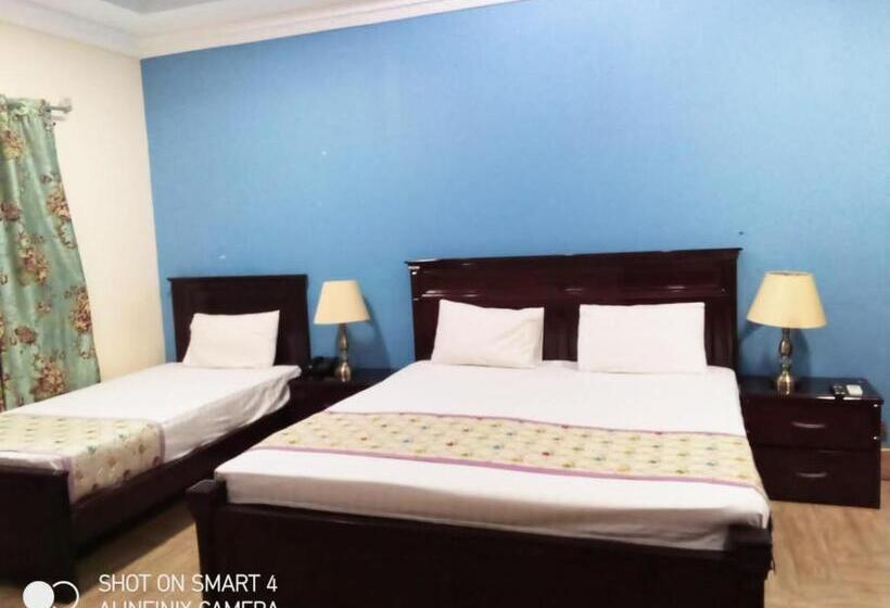 هتل Gulberg Lodges Cavalry Lahore