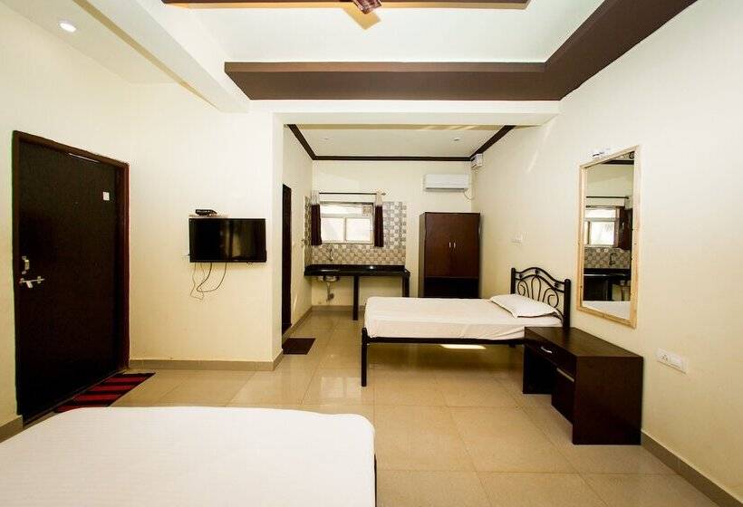 فندق Madhu's Inn
