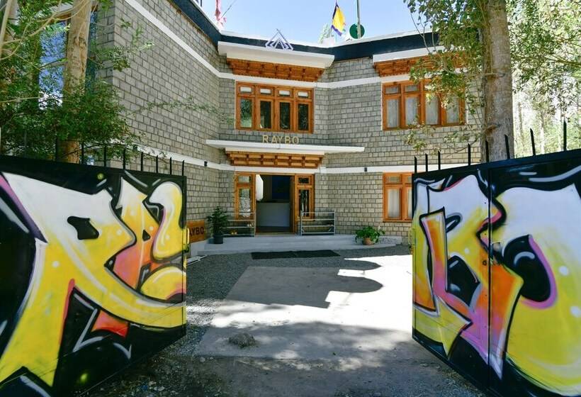 Raybo Hostel