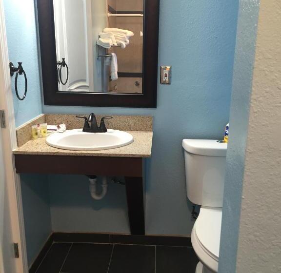 Dolphin Cove Motel