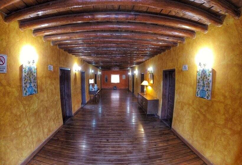 مسافرخانه Posada St Cruz Creel