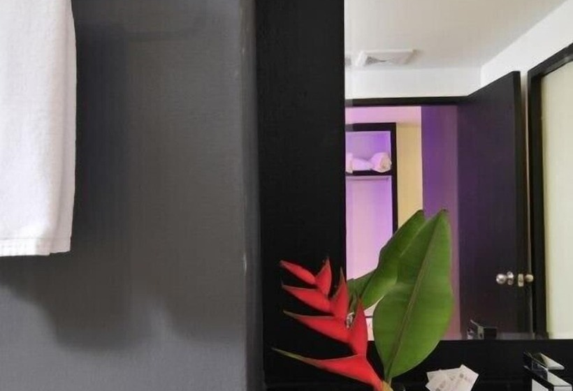 هتل At 24 Boutique