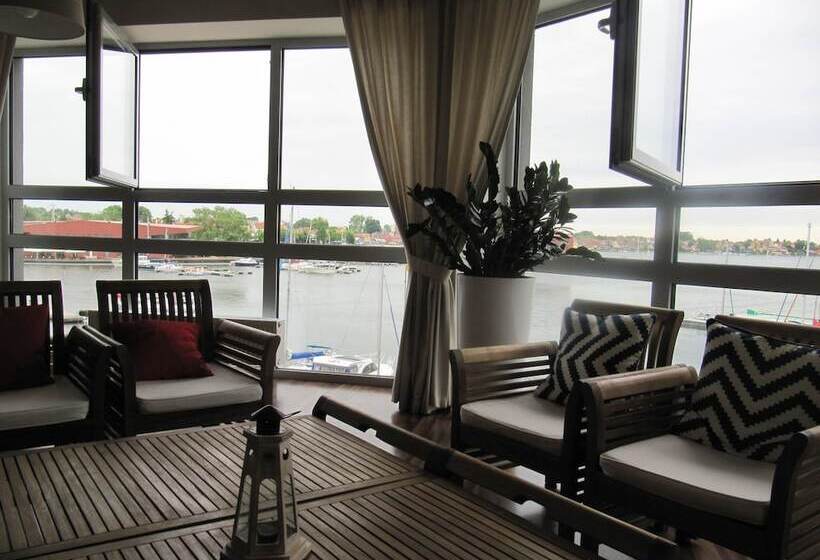 هتل Ach Mazury